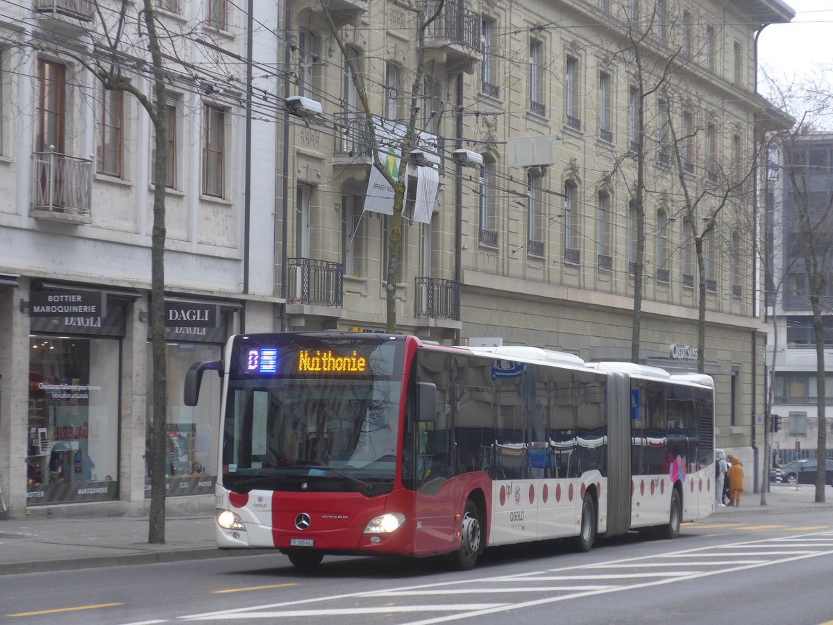 (223'516) - TPF Fribourg - Nr. 562/FR 300'443 - Mercedes am 12. Februar 2021 beim Bahnhof Fribourg