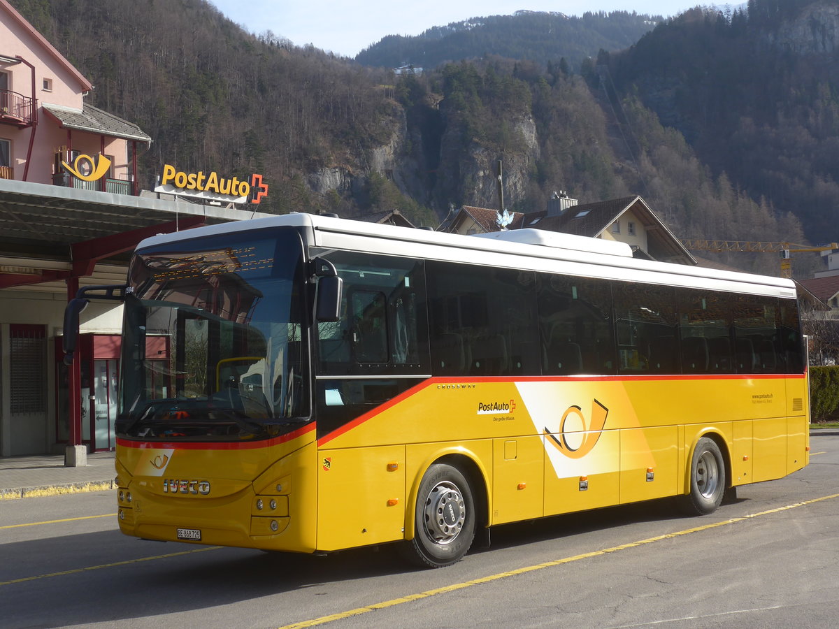 (223'767) - Flck, Brienz - Nr. 25/BE 868'725 - Iveco am 26. Februar 2021 in Meiringen, Postautostation