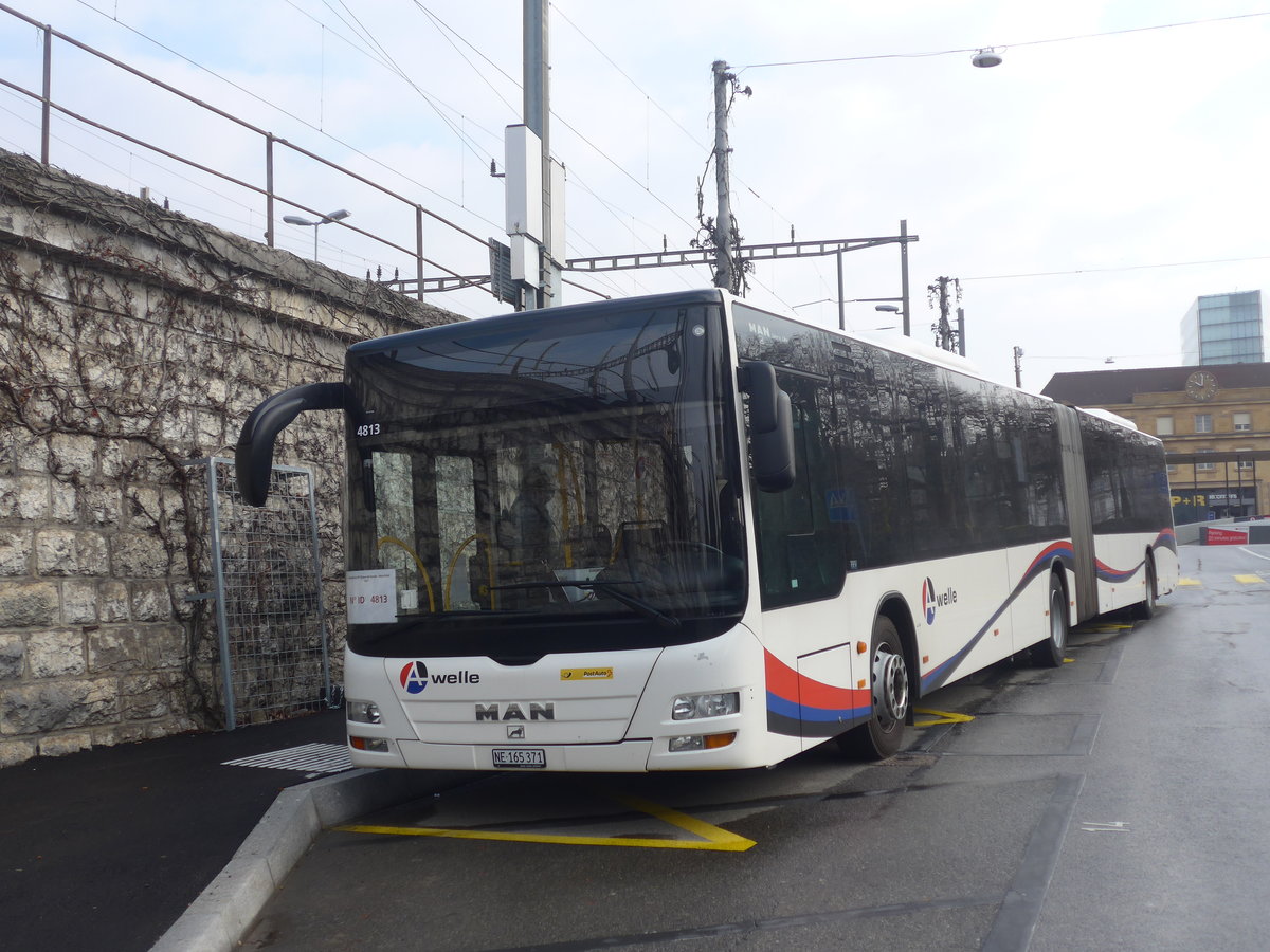 (223'998) - PostAuto Nordschweiz - NE 165'371 - MAN (ex AG 271'181) am 7. Mrz 2021 beim Bahnhof Neuchtel