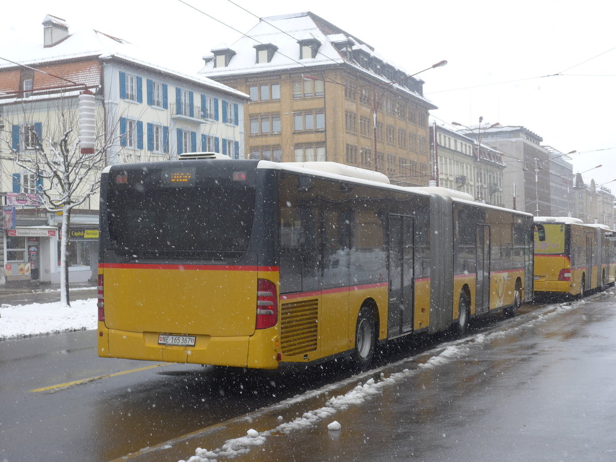 (224'153) - PostAuto Bern - Nr. 689/NE 165'367 - Mercedes (ex BE 834'689; ex Hfliger, Sursee Nr. 7) am 14. Mrz 2021 beim Bahnhof La Chaux-de-Fonds (Einsatz CarPostal)