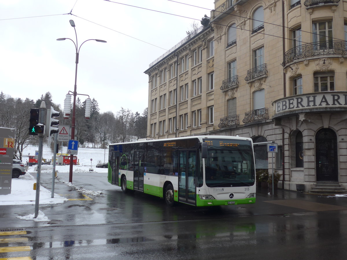 (224'166) - transN, La Chaux-de-Fonds - Nr. 315/NE 26'215 - Mercedes (ex TRN La Chaux-de-Fonds Nr. 315) am 14. Mrz 2021 beim Bahnhof La Chaux-de-Fonds