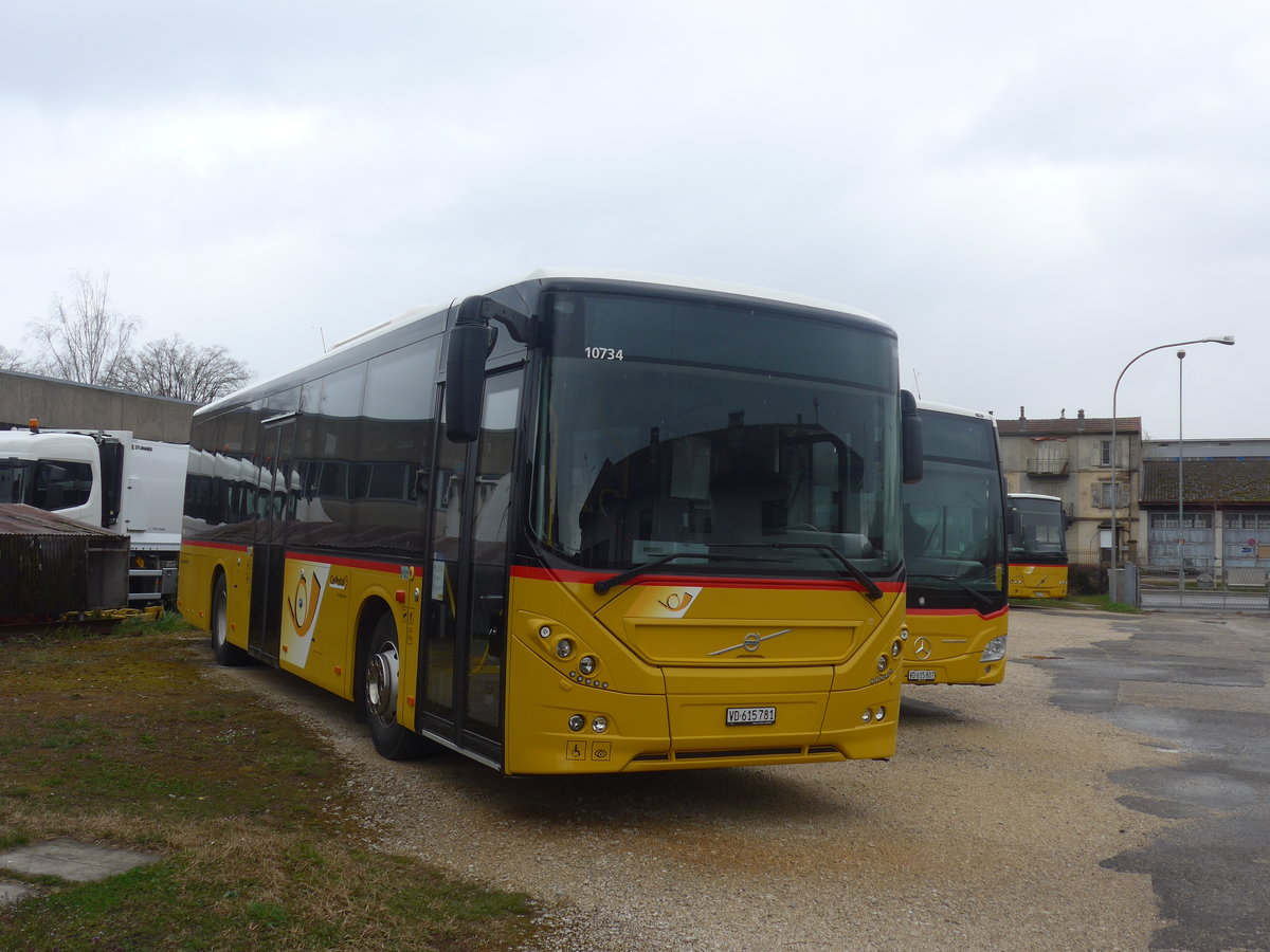 (224'207) - CarPostal Ouest - VD 615'781 - Volvo (ex Favre, Avenches) am 14. Mrz 2021 in Yverdon, Garage