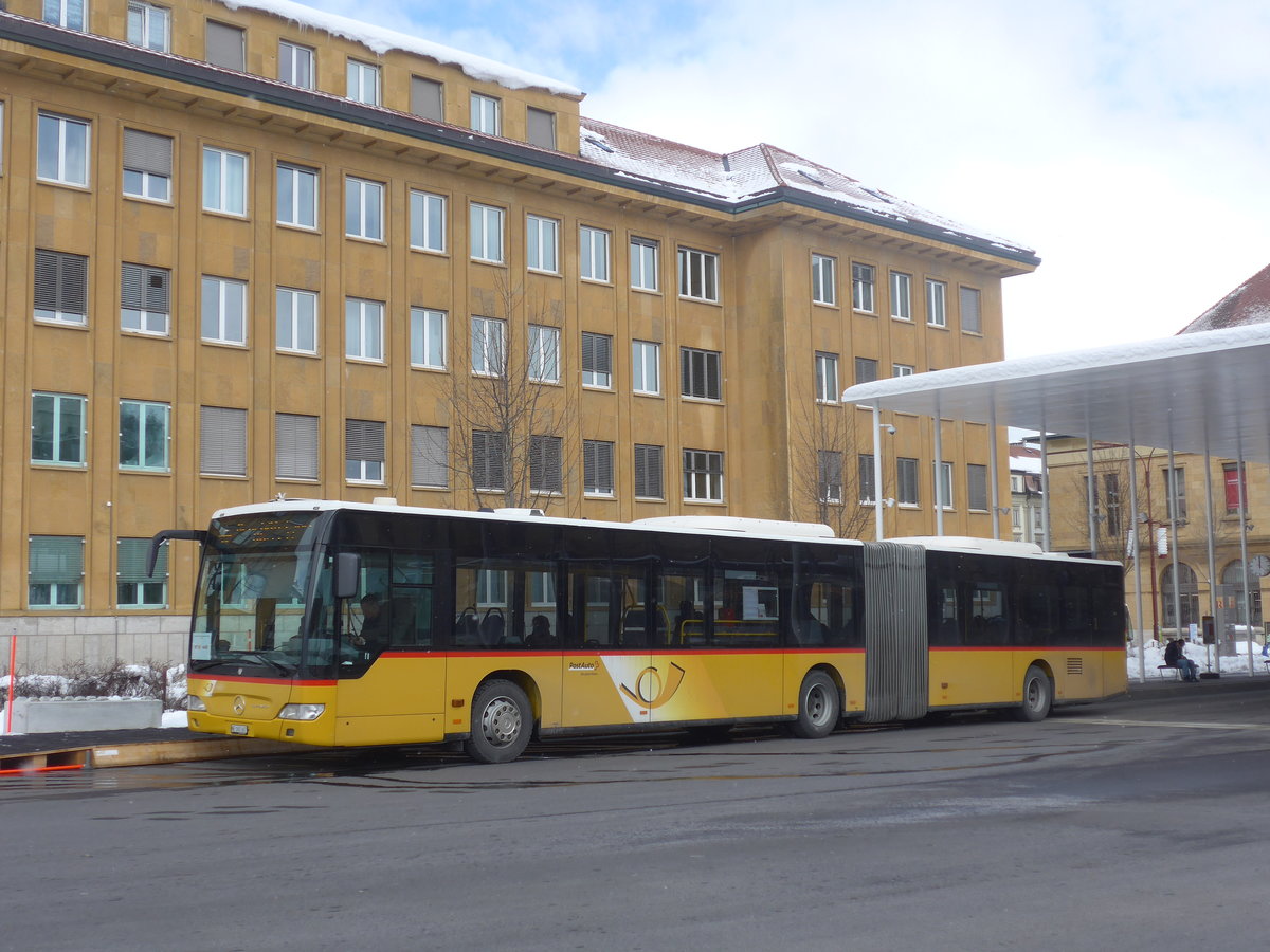 (224'270) - PostAuto Bern - Nr. 689/NE 165'367 - Mercedes (ex BE 834'689; ex Hfliger, Sursee Nr. 7) am 20. Mrz 2021 beim Bahnhof La Chaux-de-Fonds (Einsatz CarPostal)