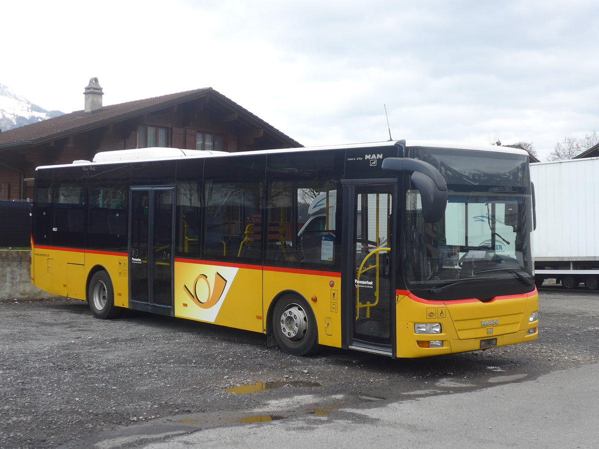 (224'459) - PostAuto Zentralschweiz - Nr. 7 - MAN/Gppel (ex Dillier, Sarnen Nr. 7) am 27. Mrz 2021 in Sarnen, Garage