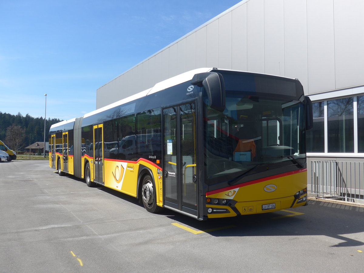 (224'903) - Hfliger, Sursee - Nr. 30/LU 197'104 - Solaris am 11. April 2021 in Ruswil, Garage ARAG