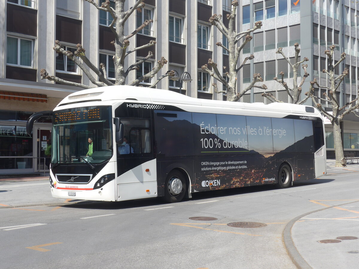 (225'111) - BS Sierre - VS 133'228 - Volvo am 19. April 2021 beim Bahnhof Sierre