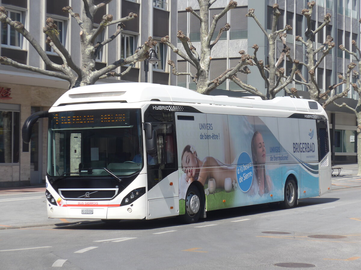 (225'114) - BS Sierre - VS 133'226 - Volvo am 19. April 2021 beim Bahnhof Sierre