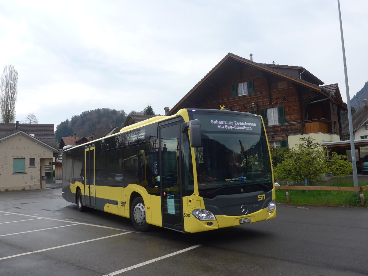 (225'251) - STI Thun - Nr. 500/BE 403'500 - Mercedes am 26. April 2021 beim Bahnhof Wimmis