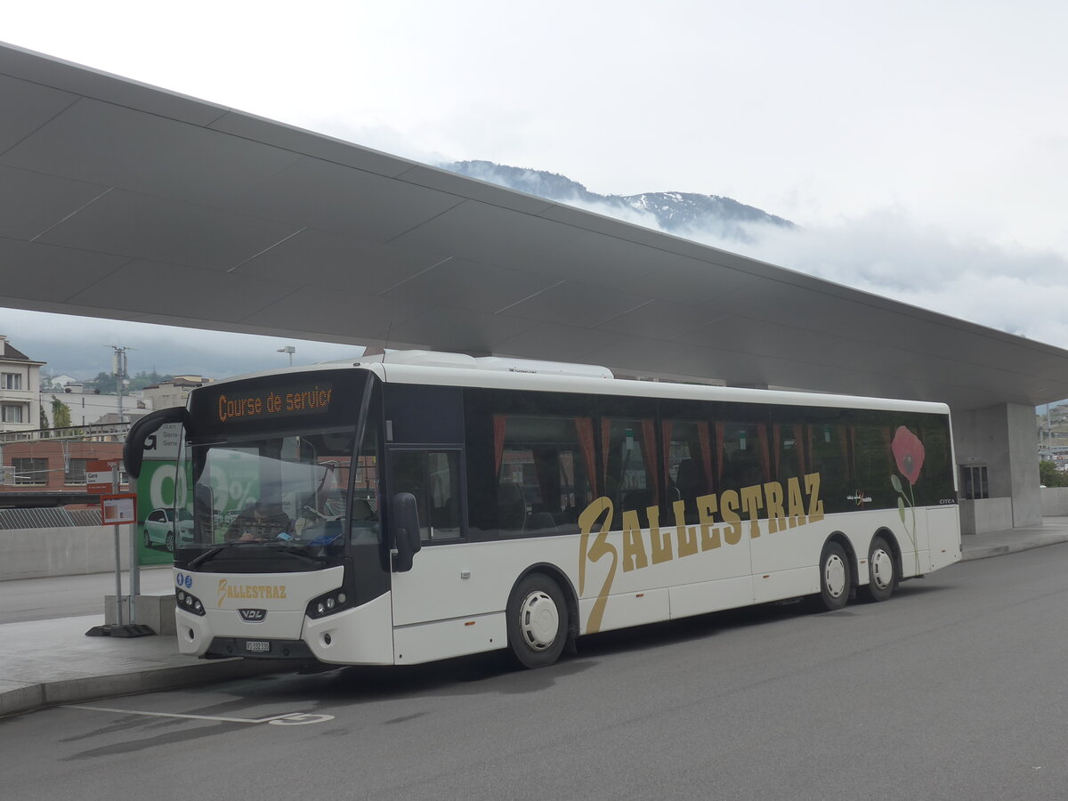 (225'400) - Ballestraz, Grne - VS 332'330 - VDL am 1. Mai 2021 in Sierre, Busbahnhof