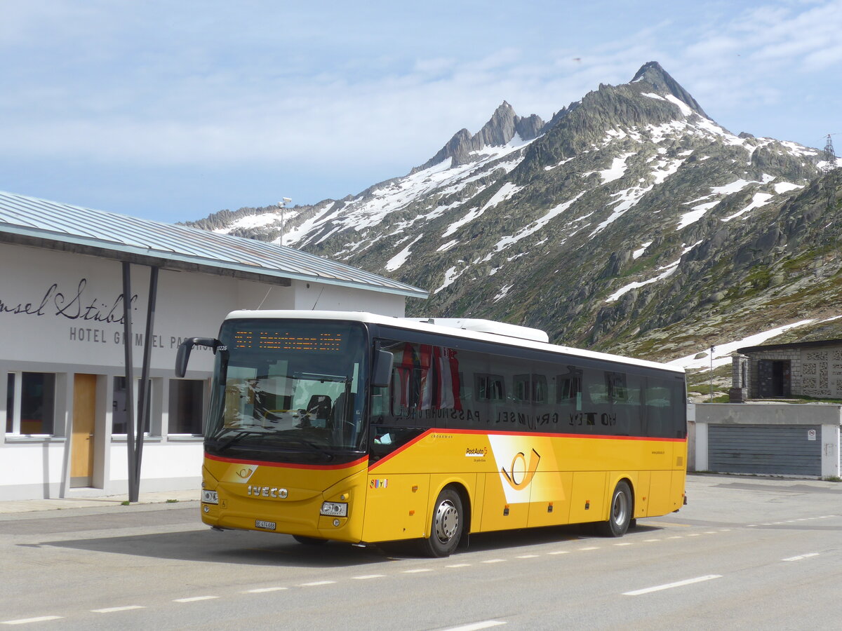 (226'103) - PostAuto Bern - BE 474'688 - Iveco am 3. Juli 2021 in Grimsel, Passhhe