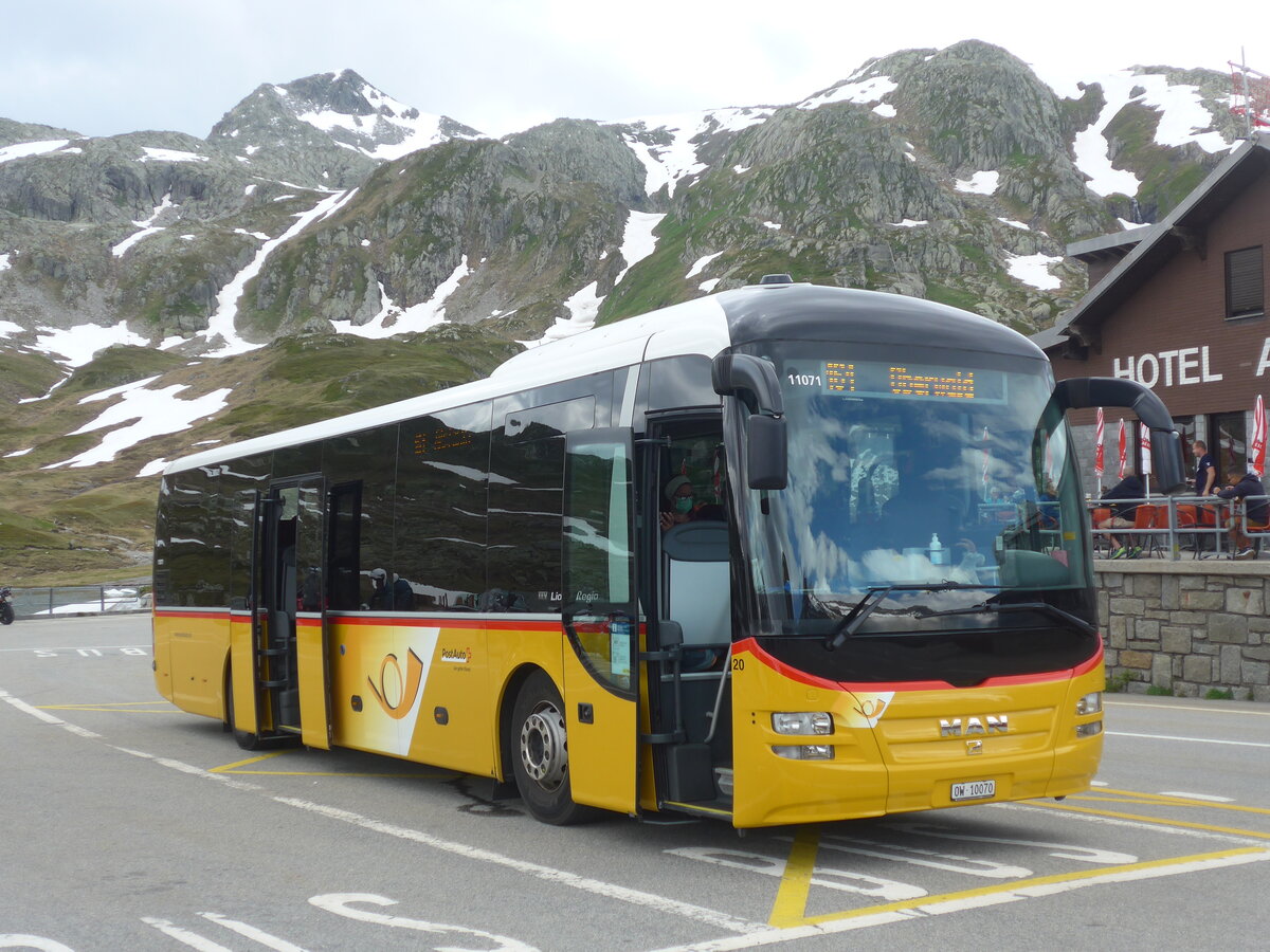 (226'286) - PostAuto Zentralschweiz - Nr. 20/OW 10'070 - MAN (ex Dillier, Sarnen Nr. 20) am 10. Juli 2021 in Grimsel, Passhhe