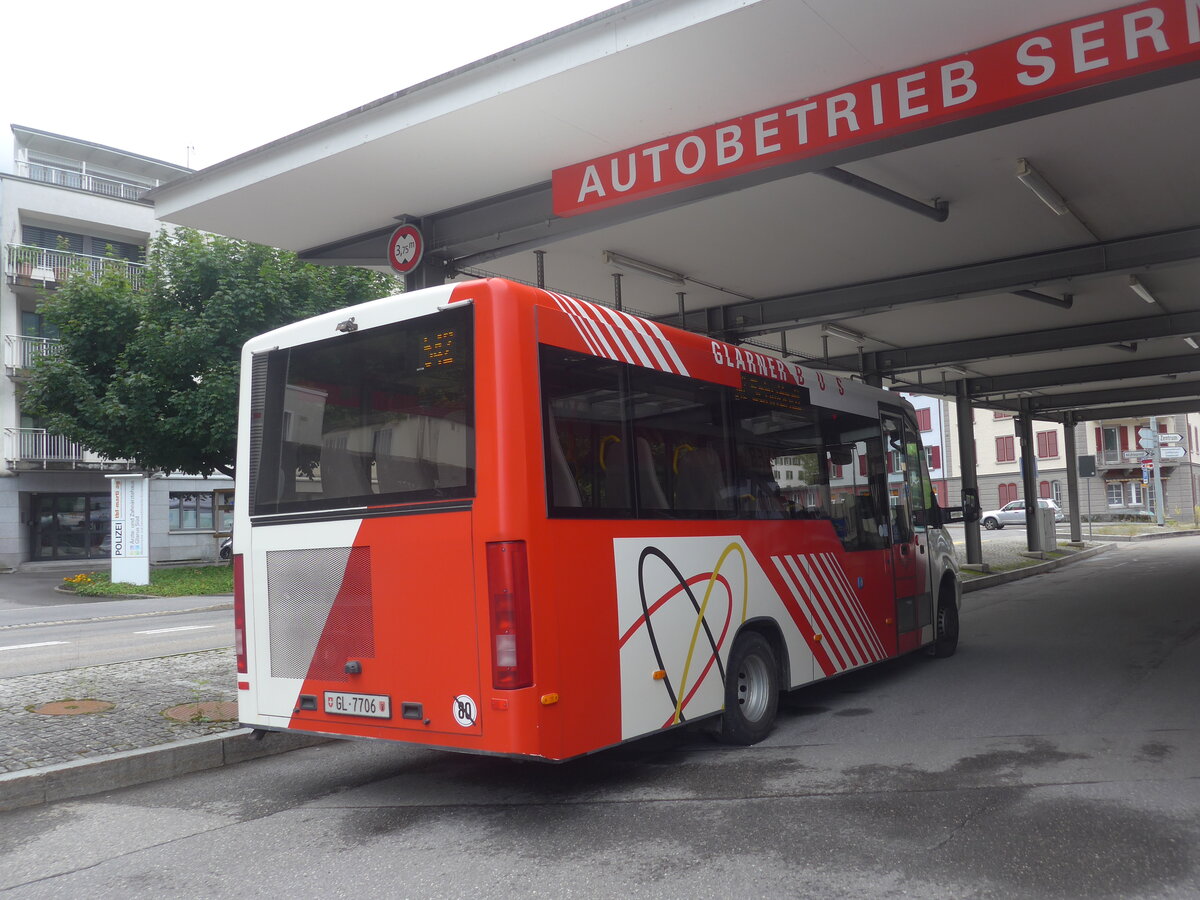 (226'762) - AS Engi - Nr. 6/GL 7706 - Mercedes/Kutsenits am 25. Juli 2021 beim Bahnhof Schwanden