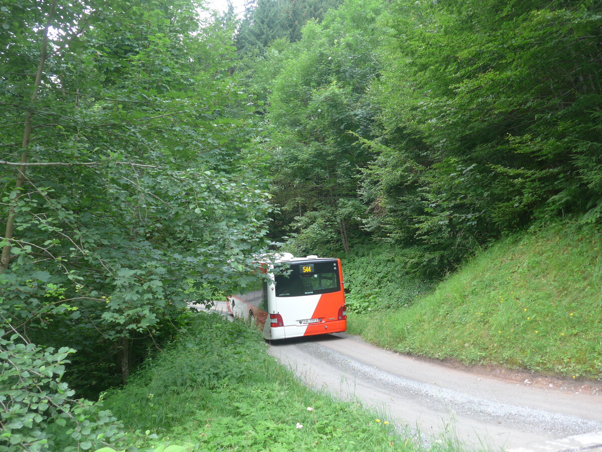 (226'786) - AS Engi - Nr. 7/GL 7707 - MAN am 25. Juli 2021 in Schwanden, Notumfahrung