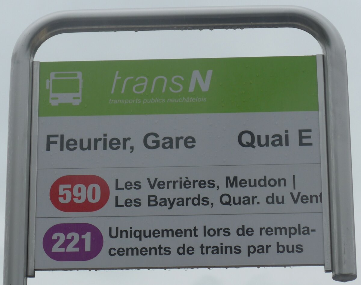 (226'847) - transN-Haltestellenschild - Fleurier, Gare - am 1. August 2021