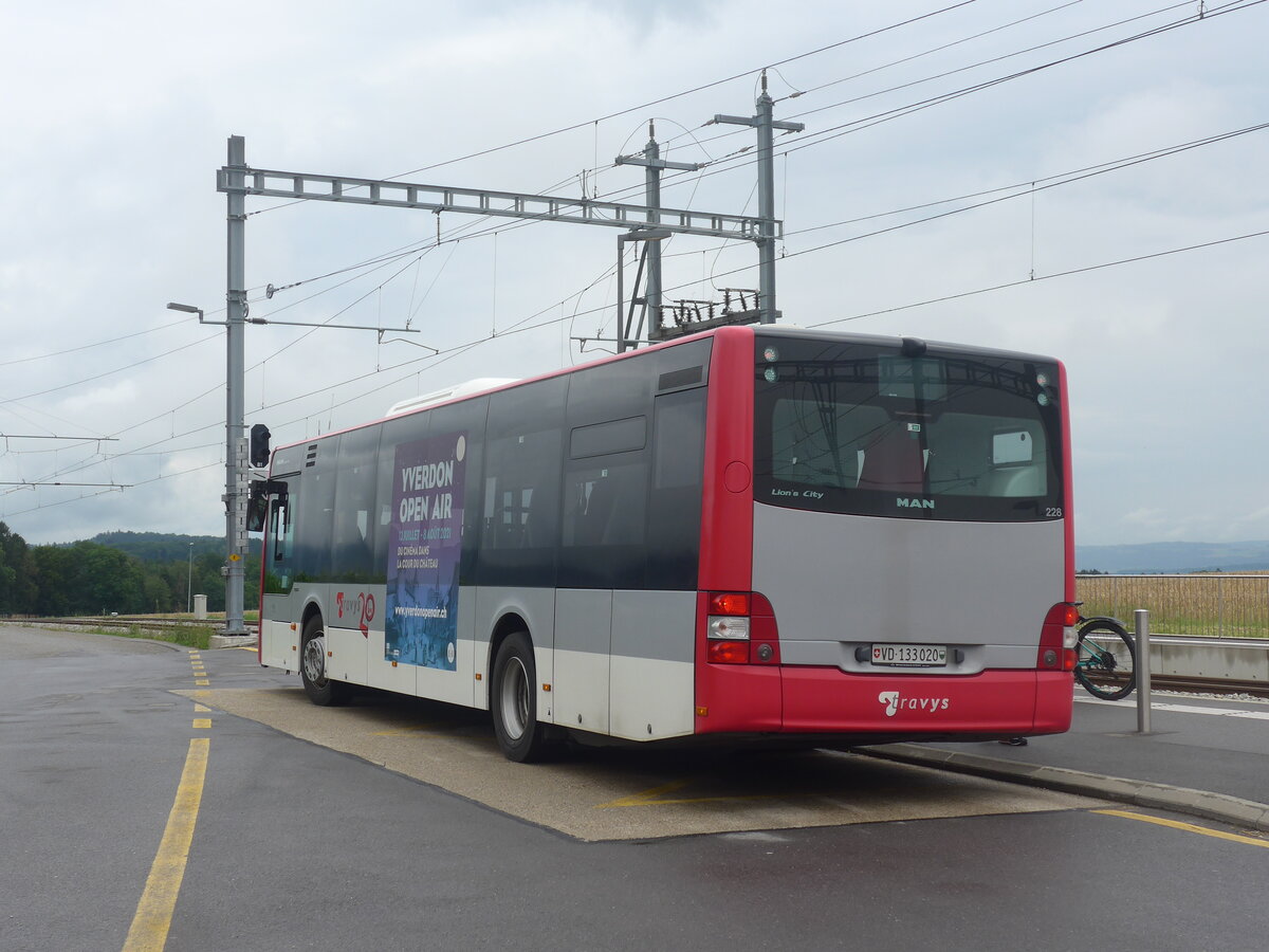 (226'865) - TRAVYS Yverdon - Nr. 228/VD 133'020 - MAN am 1. August 2021 beim Bahnhof Vuiteboeuf