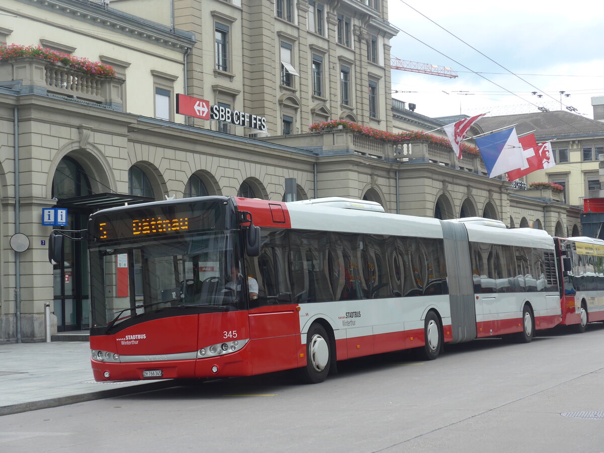 (227'139) - SW Winterthur - Nr. 345/ZH 766'345 - Solaris am 8. August 2021 beim Hauptbahnhof Winterthur