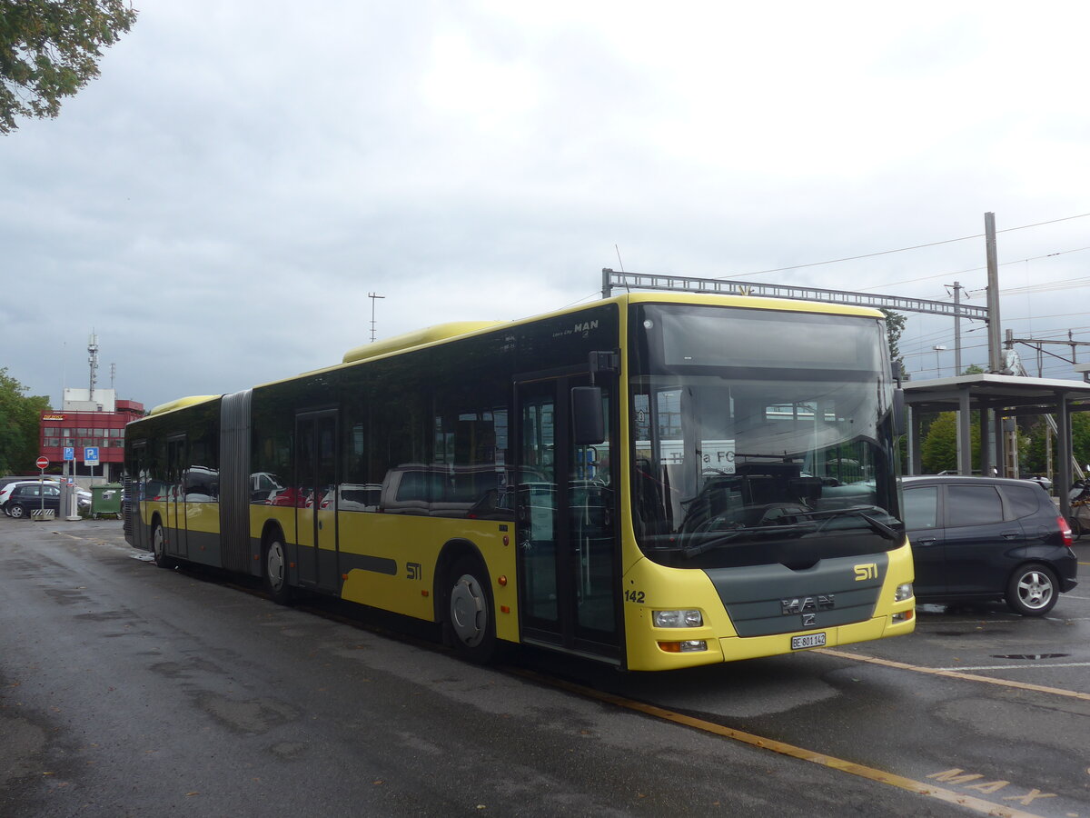 (227'355) - STI Thun - Nr. 142/BE 801'142 - MAN am 16. August 2021 in Thun, CarTerminal