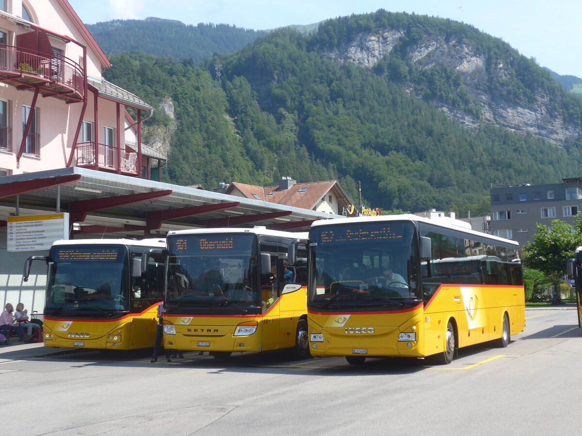 (227'454) - PostAuto Bern - BE 474'688 - Iveco am 21. August 2021 in Meiringen, Postautostation