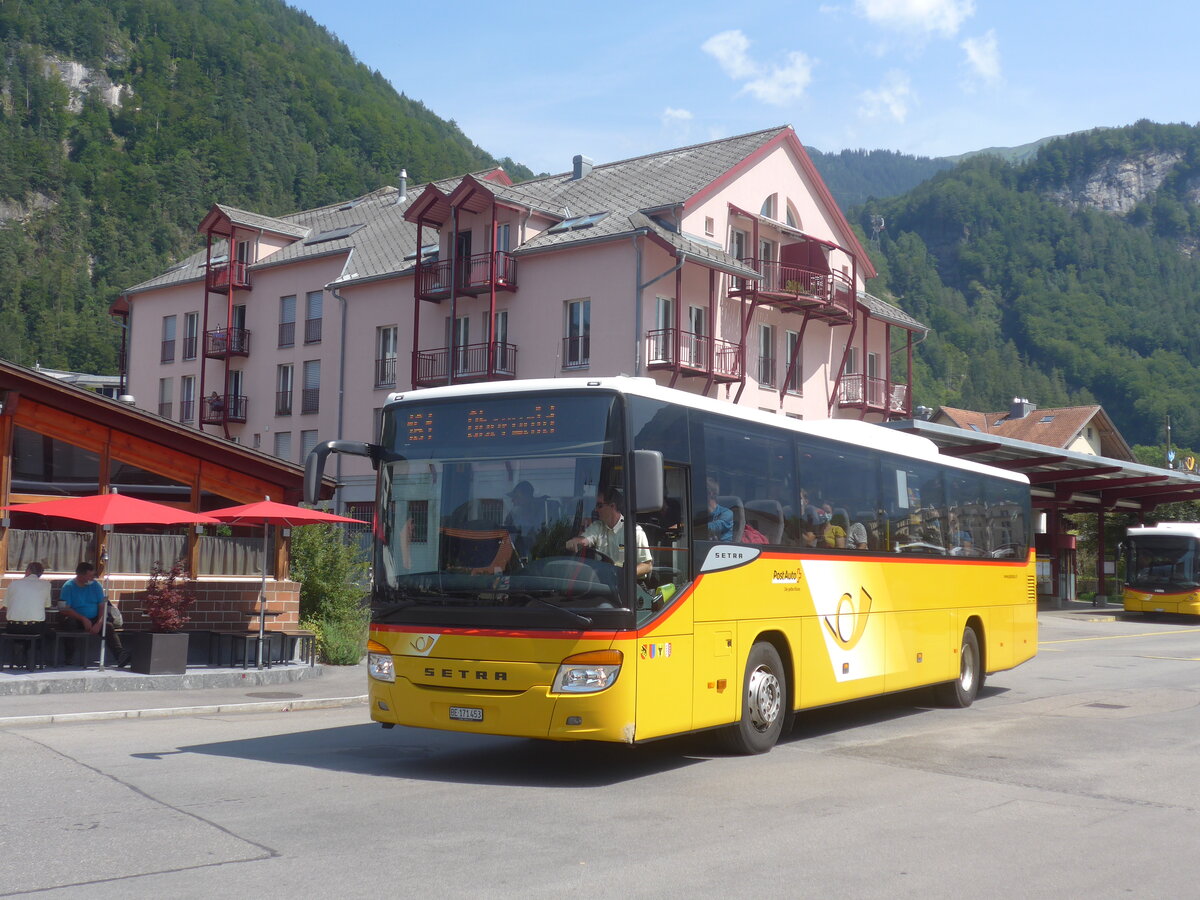 (227'458) - PostAuto Bern - Nr. 73/BE 171'453 - Setra (ex AVG Meiringen Nr. 73) am 21. August 2021 in Meiringen, Postautostation