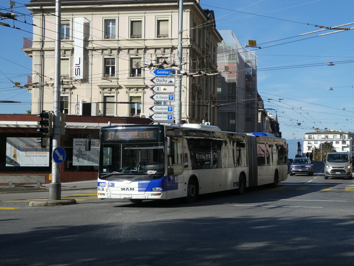 (228'805) - TL Lausanne - Nr. 588/VD 1581 - MAN am 11. Oktober 2021 in Lausanne, Chauderon