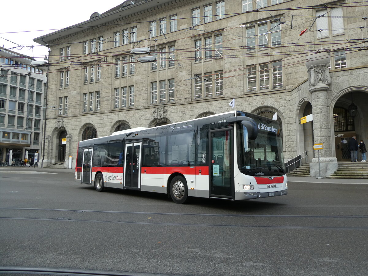 (229'044) - St. Gallerbus, St. Gallen - Nr. 213/SG 198'213 - MAN am 13. Oktober 2021 beim Bahnhof St. Gallen