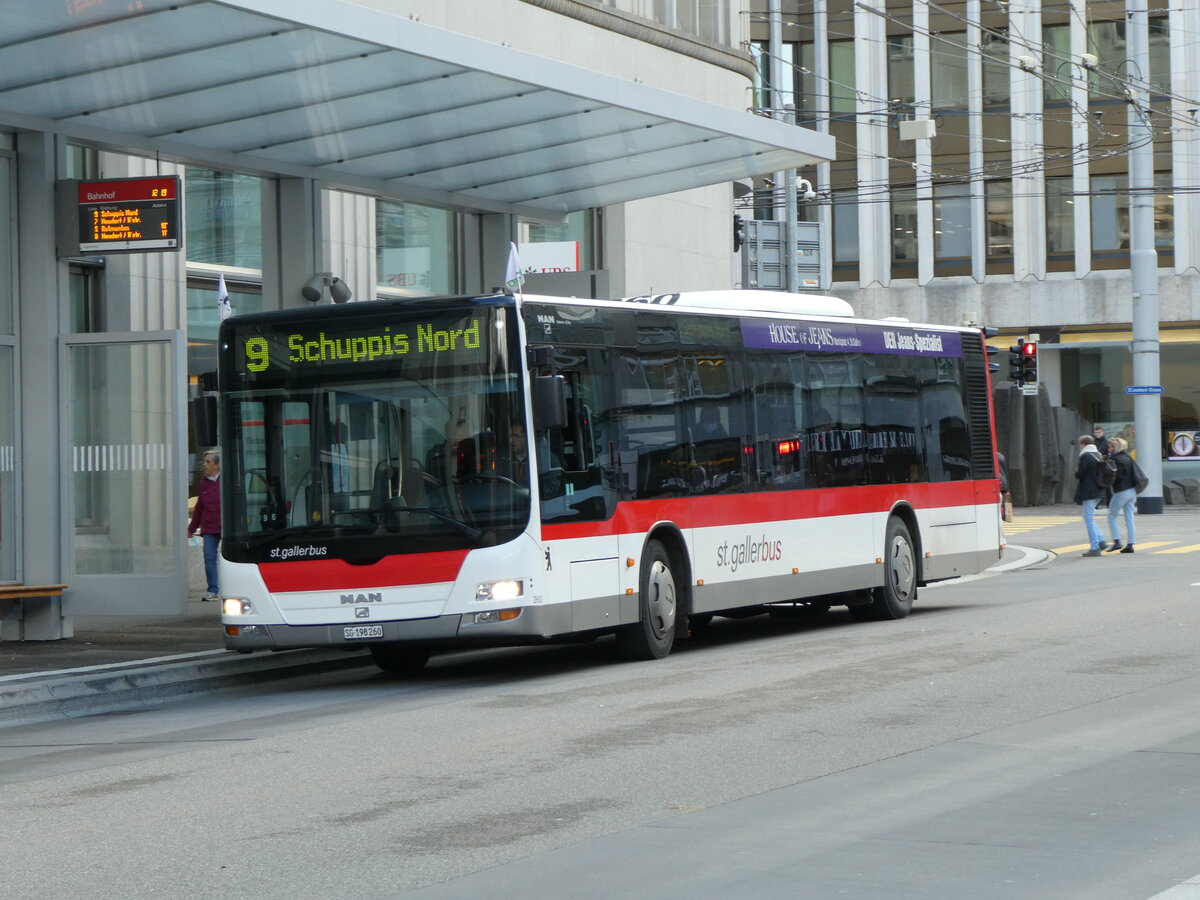 (229'087) - St. Gallerbus, St. Gallen - Nr. 260/SG 198'260 - MAN am 13. Oktober 2021 beim Bahnhof St. Gallen