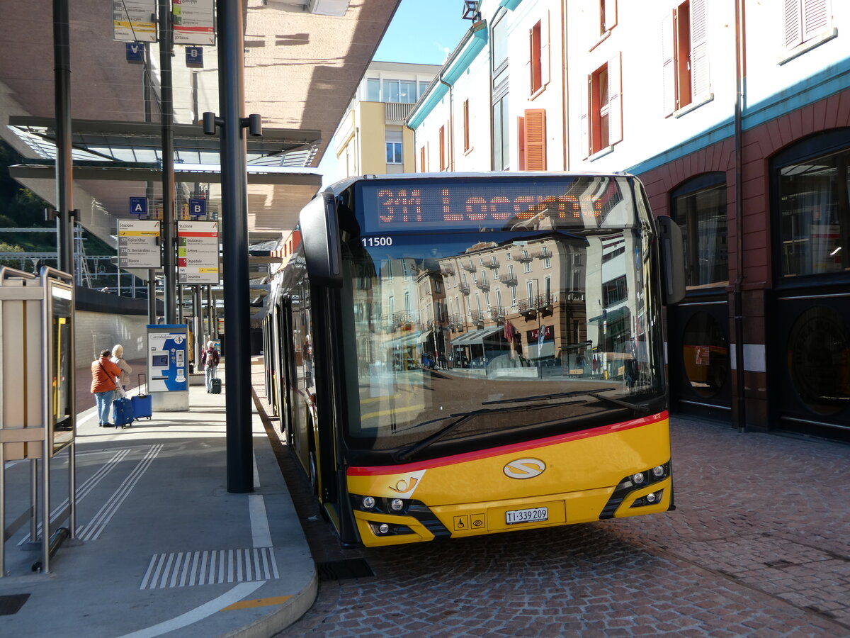 (229'134) - AutoPostale Ticino - TI 339'209 - Solaris am 14. Oktober 2021 beim Bahnhof Bellinzona