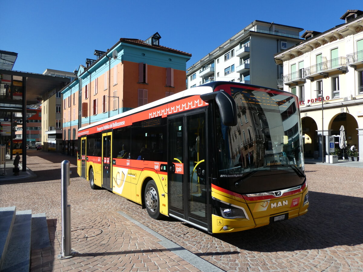 (229'143) - AutoPostale Ticino - TI 339'201 - MAN am 14. Oktober 2021 beim Bahnhof Bellinzona