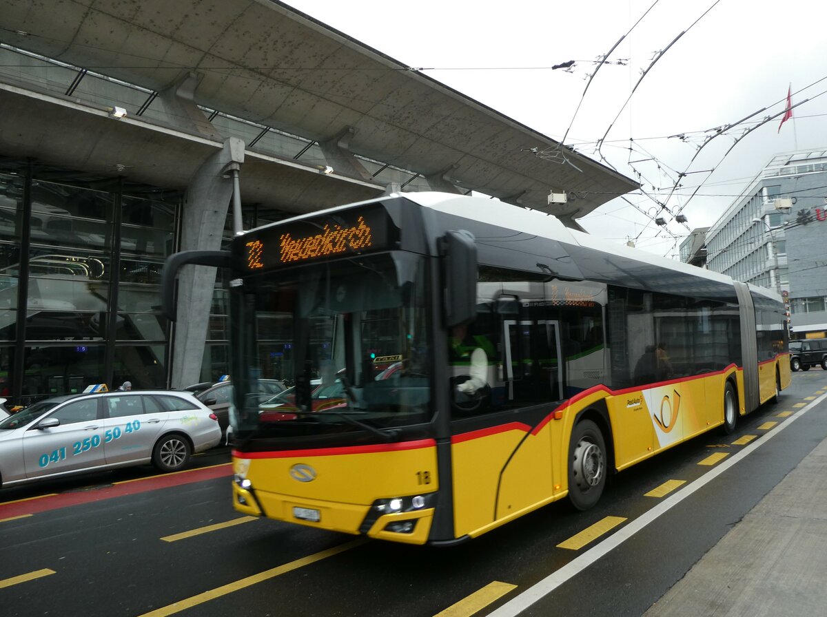 (229'714) - SB Trans, Sursee - Nr. 18/LU 15'067 - Solaris (ex Nr. 43) am 22. Oktober 2021 beim Bahnhof Luzern