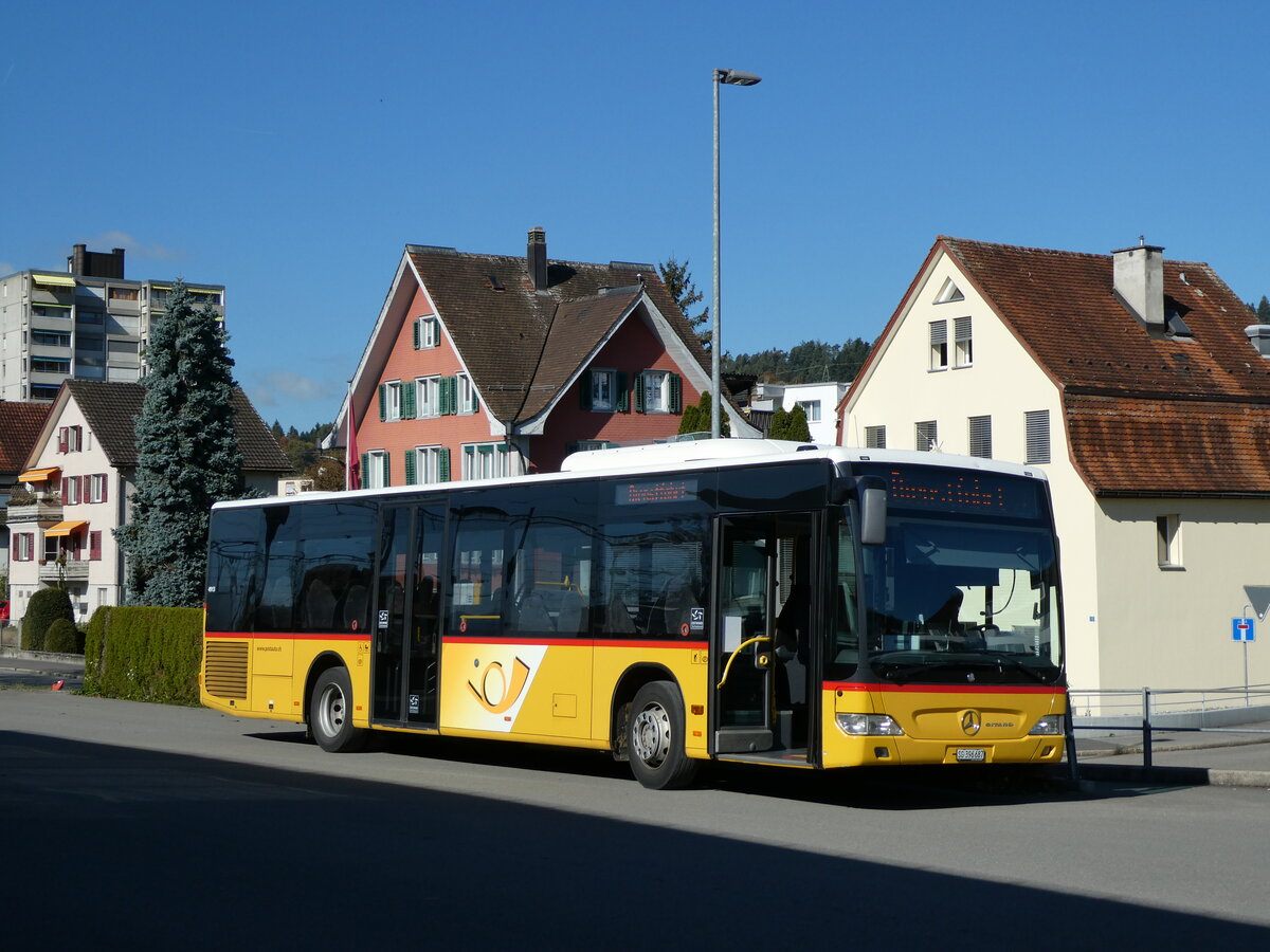 (229'753) - PostAuto Ostschweiz - SG 396'687 - Mercedes am 23. Oktober 2021 beim Bahnhof Uznach