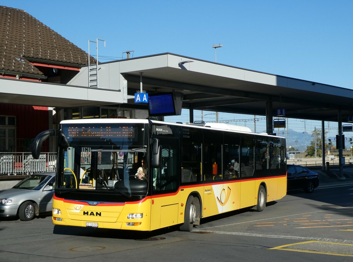 (229'800) - Lienert&Ehrler, Einsiedeln - SZ 110'233 - MAN (ex Schuler, Feusisberg) am 23. Oktober 2021 beim Bahnhof Pfffikon