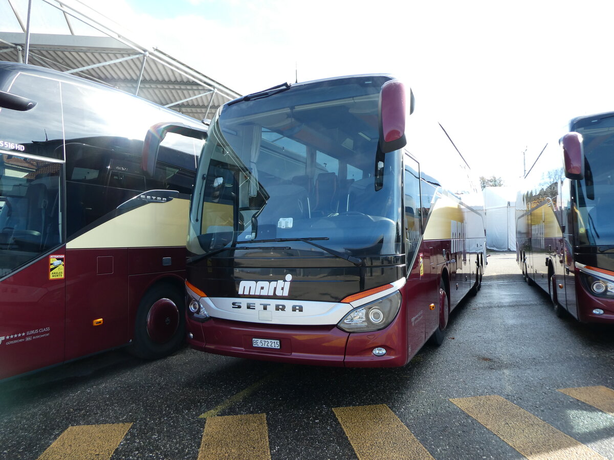 (229'966) - Marti, Kallnach - Nr. 15/BE 572'215 - Setra am 31. Oktober 2021 in Kallnach, Car-Terminal