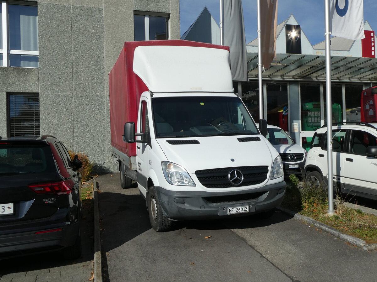 (230'068) - STI Thun - Nr. 252/BE 26'012 - Mercedes am 7. November 2021 in Thun, Garage