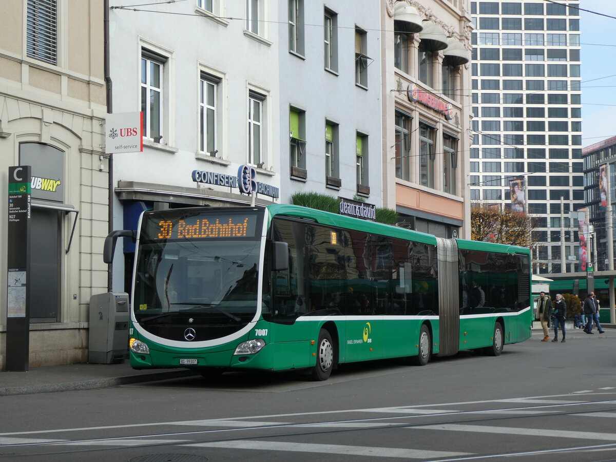 (230'223) - BVB Basel - Nr. 7007/BS 99'307 - Mercedes am 9. November 2021 beim Bahnhof Basel