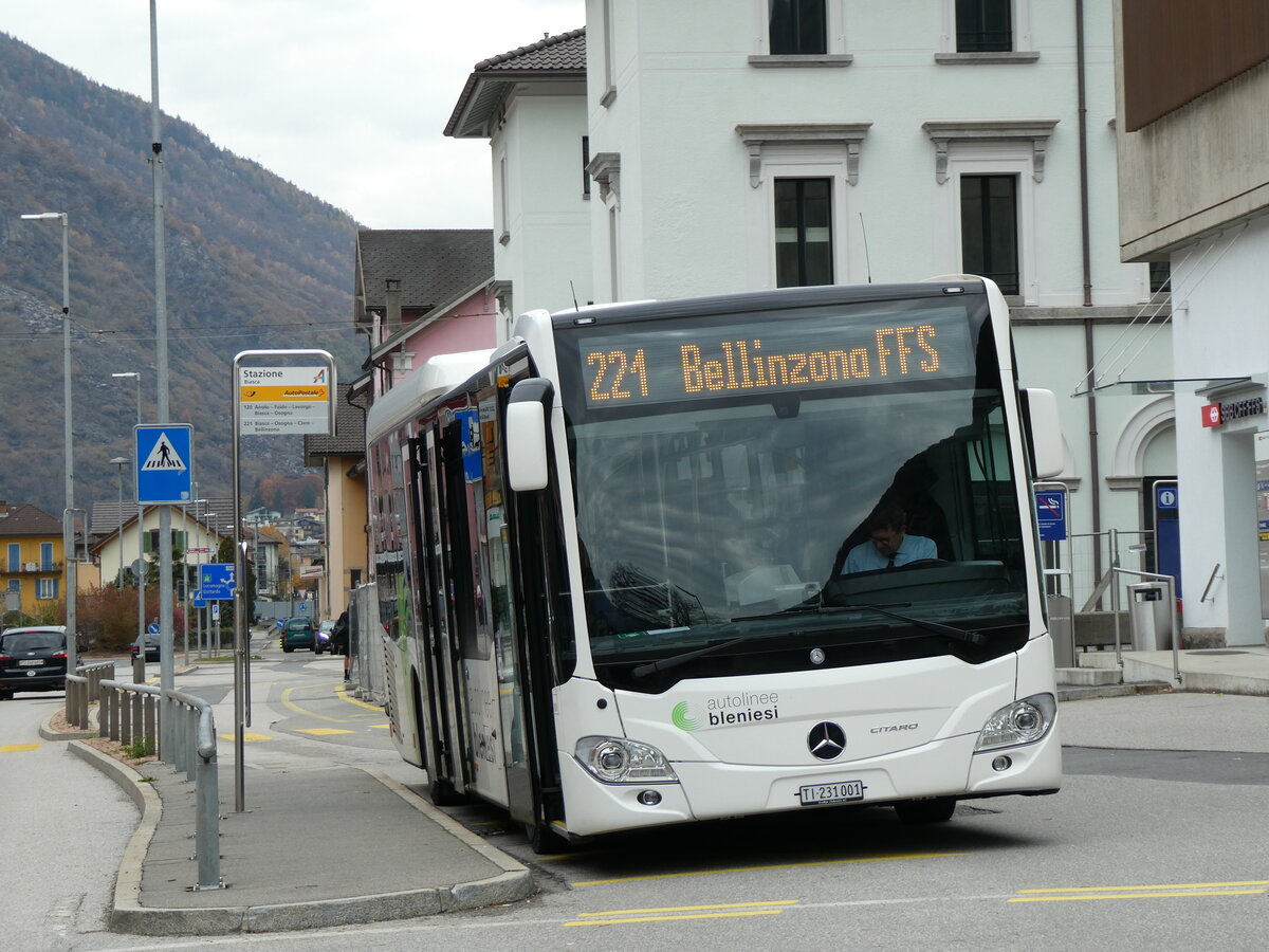 (230'424) - ABl Biasca - Nr. 1/TI 231'001 - Mercedes am 10. November 2021 beim Bahnhof Biasca