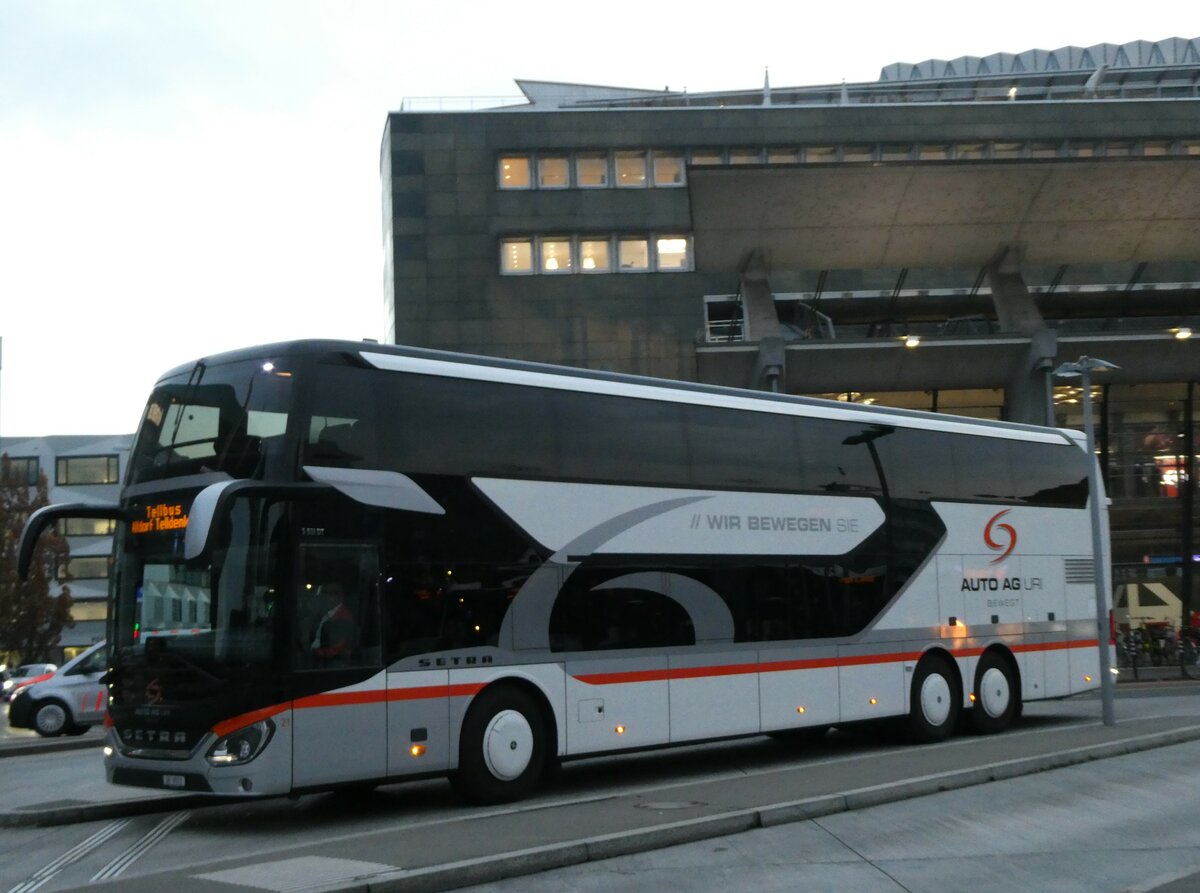 (230'454) - AAGU Altdorf - Nr. 21/UR 9311 - Setra am 10. November 2021 beim Bahnhof Luzern