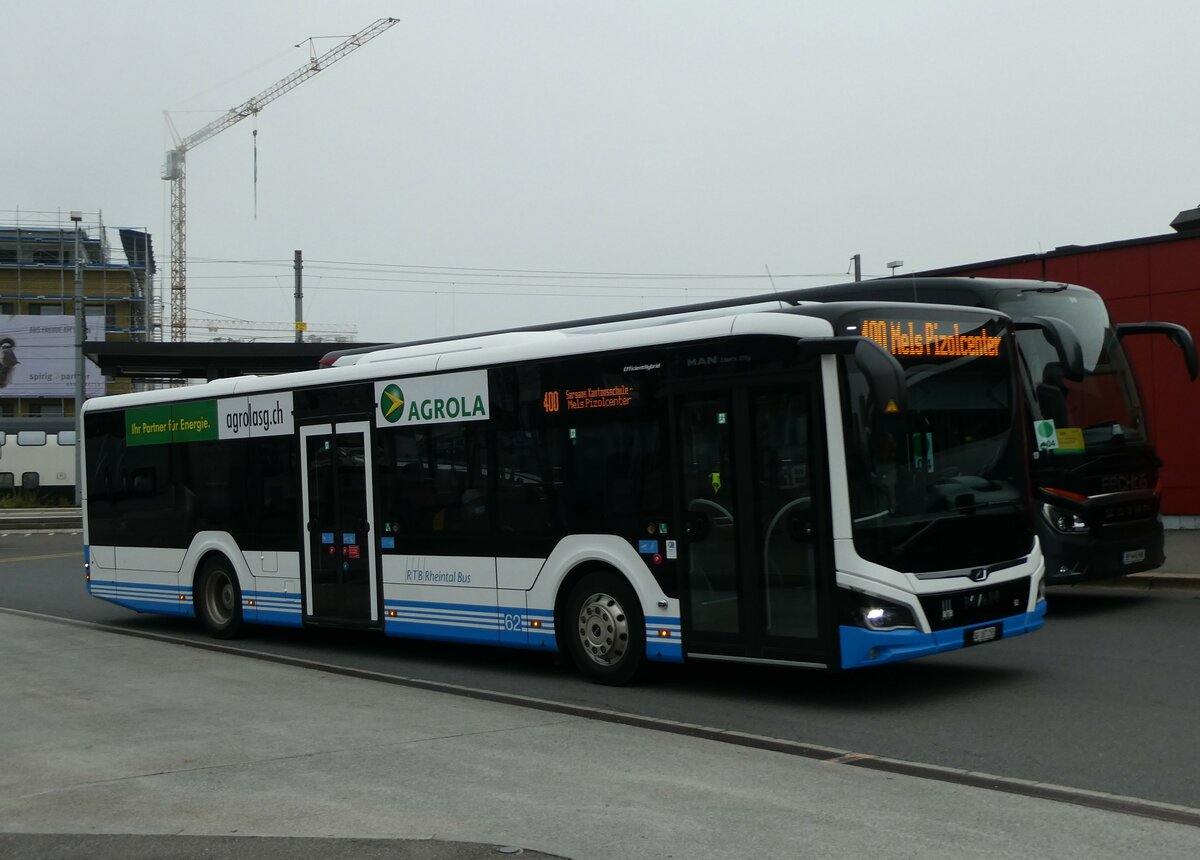 (230'575) - RTB Altsttten - Nr. 62/SG 187'255 - MAN am 12. November 2021 beim Bahnhof Sargans