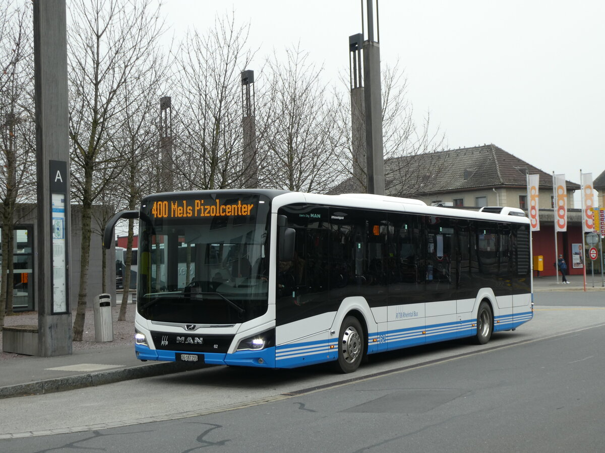 (230'577) - RTB Altsttten - Nr. 62/SG 187'255 - MAN am 12. November 2021 beim Bahnhof Sargans