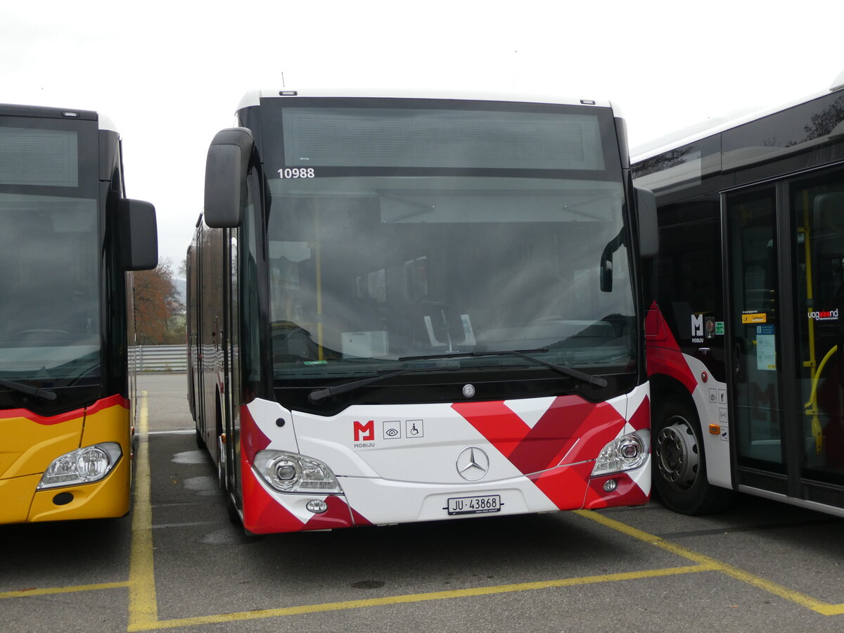 (230'606) - CarPostal Ouest - JU 43'868 - Mercedes am 13. November 2021 in Develier, Parkplatz