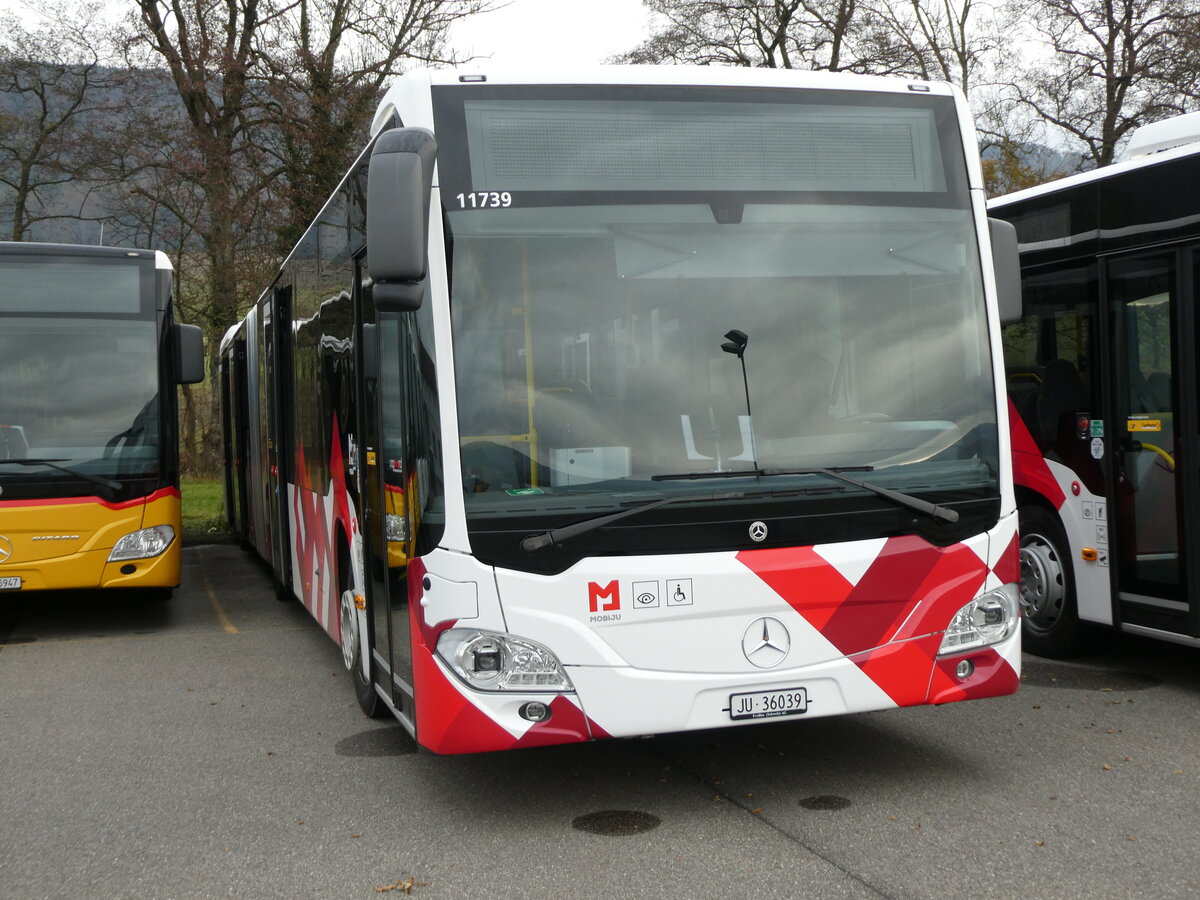 (230'621) - CarPostal Ouest - JU 36'039 - Mercedes am 13. November 2021 in Develier, Parkplatz