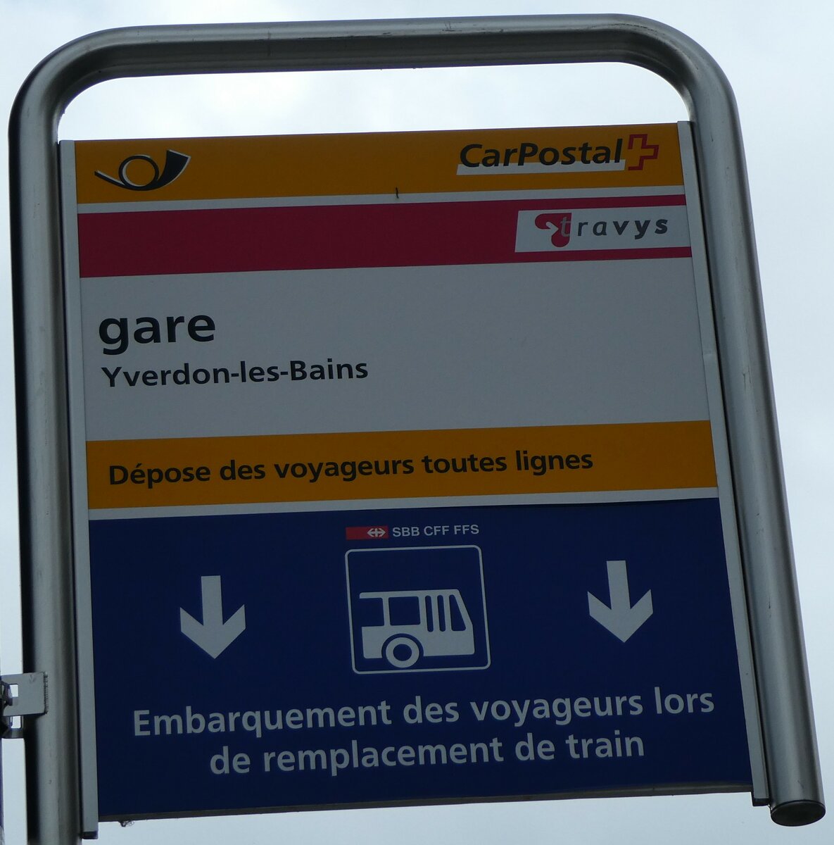 (230'687) - PostAuto/travys-Haltestellenschild - Yverdon-les-Bains, gare - am 13. November 2021 