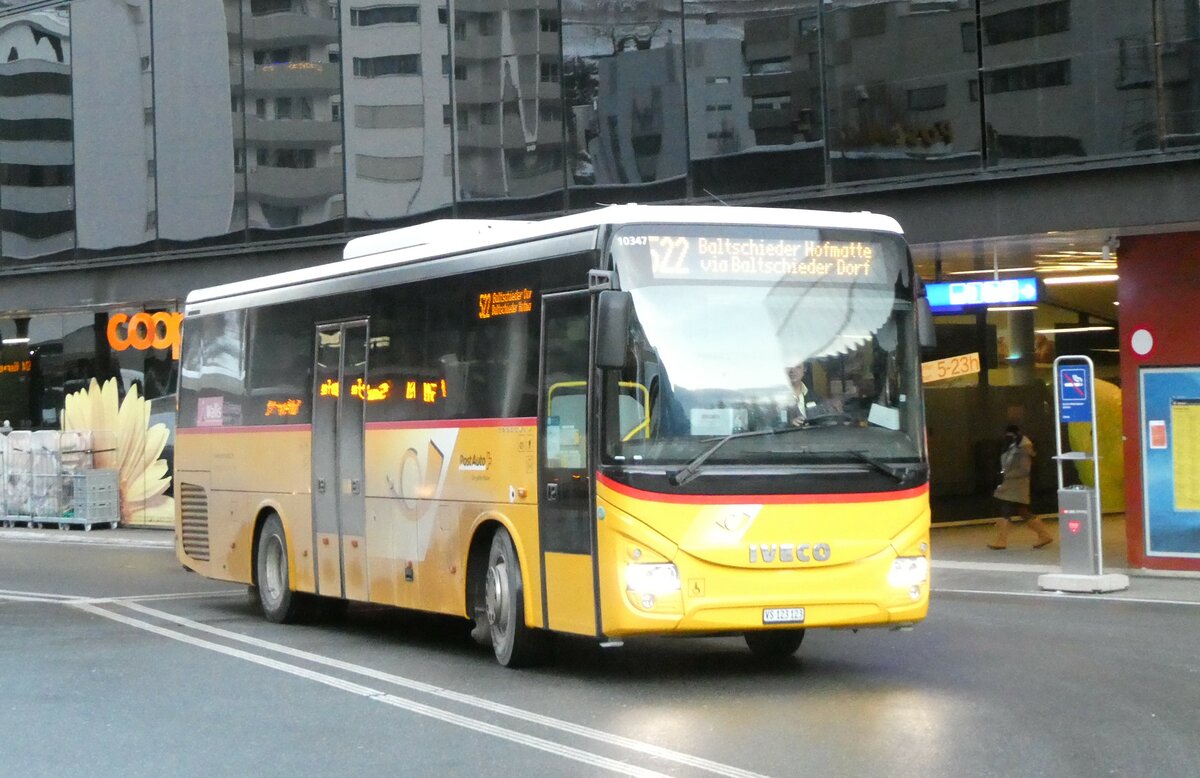 (231'128) - BUS-trans, Visp - VS 123'123 - Iveco am 12. Dezember 2021 beim Bahnhof Visp