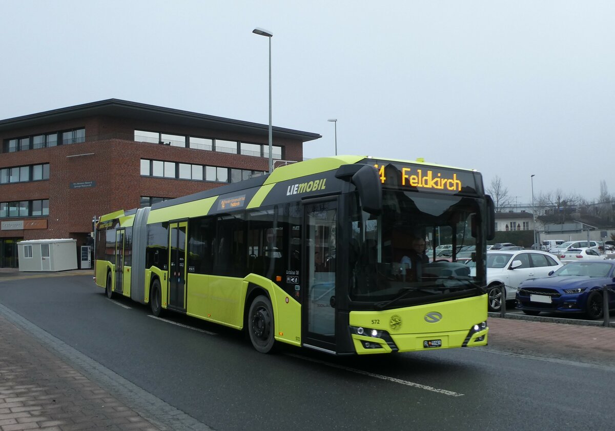 (231'310) - BOS PS Anstalt, Vaduz - Nr. 572/FL 40'230 - Solaris am 15. Dezember 2021 beim Bahnhof Schaan