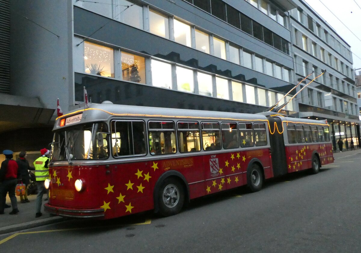 (231'359) - VW Winterthur - Nr. 101 - FBW/SWS Gelenktrolleybus am 15. Dezember 2021 in Winterthur, Bankstrasse