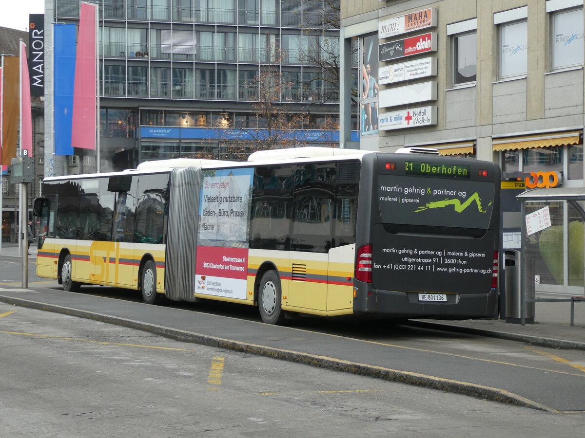 (231'368) - STI Thun - Nr. 136/BE 801'136 - Mercedes am 16. Dezember 2021 beim Bahnhof Thun