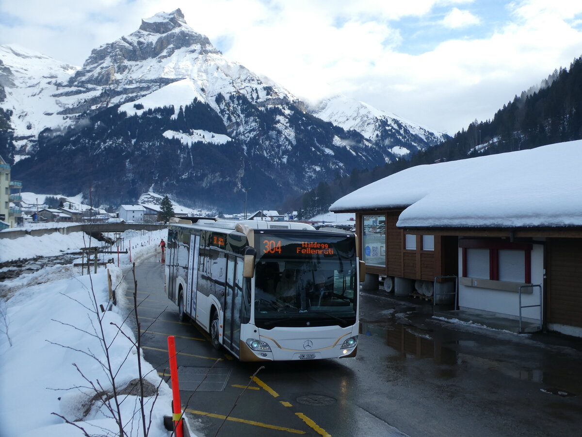 (231'576) - EAB Engelberg - Nr. 4/OW 10'265 - Mercedes am 26. Dezember 2021 in Engelberg, Talstation Titlis