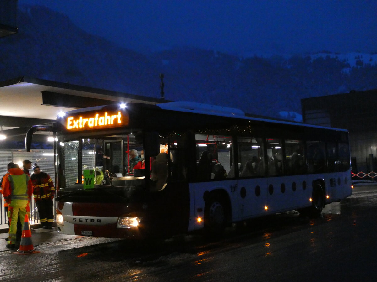 (231'786) - Wieland, Murten - Nr. 58/FR 300'636 - Setra am 9. Januar 2022 beim Bahnhof Frutigen