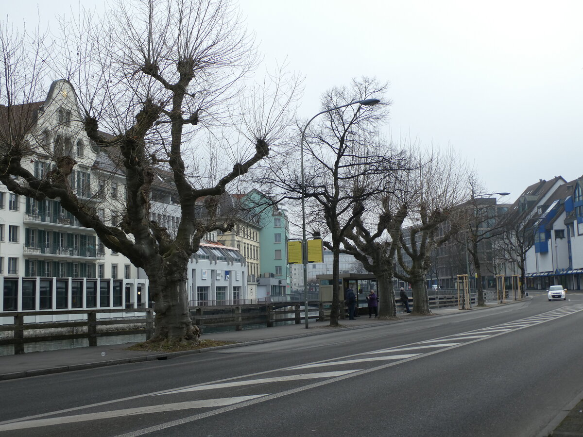 (232'053) - STI-Haltestelle am 16. Januar 2022 in Thun, Postbrcke