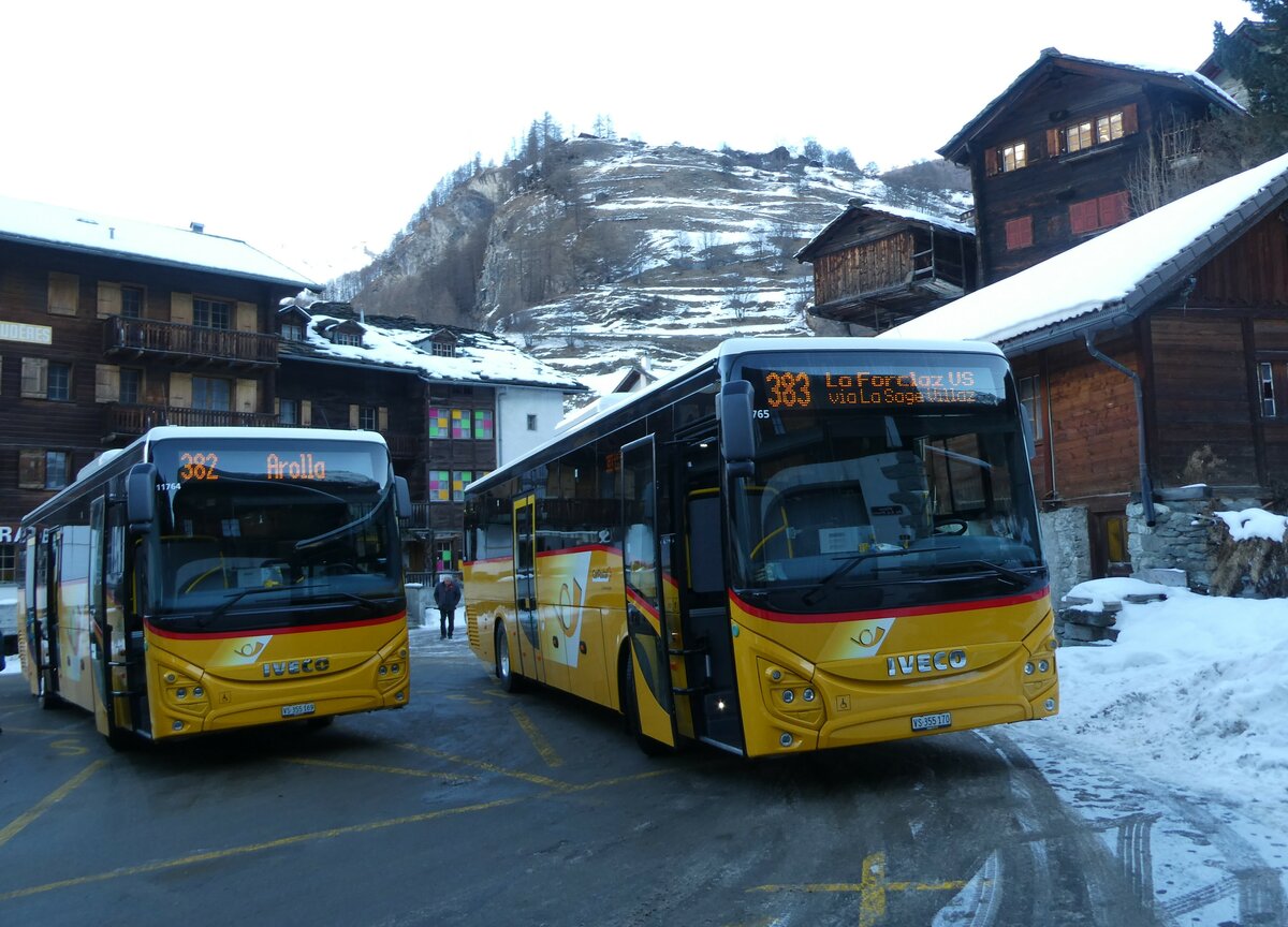 (232'172) - PostAuto Wallis - VS 355'169 + VS 355'170 - Iveco am 21. Januar 2022 in Les Haudres, Centre