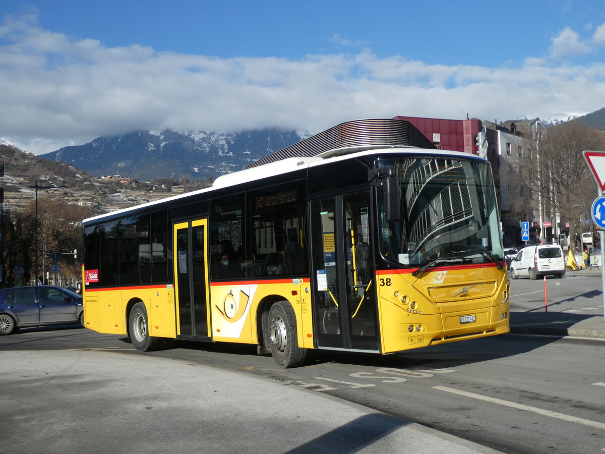 (232'188) - PostAuto Wallis - Nr. 38/VS 471'467 - Volvo am 21. Januar 2022 beim Bahnhof Sion